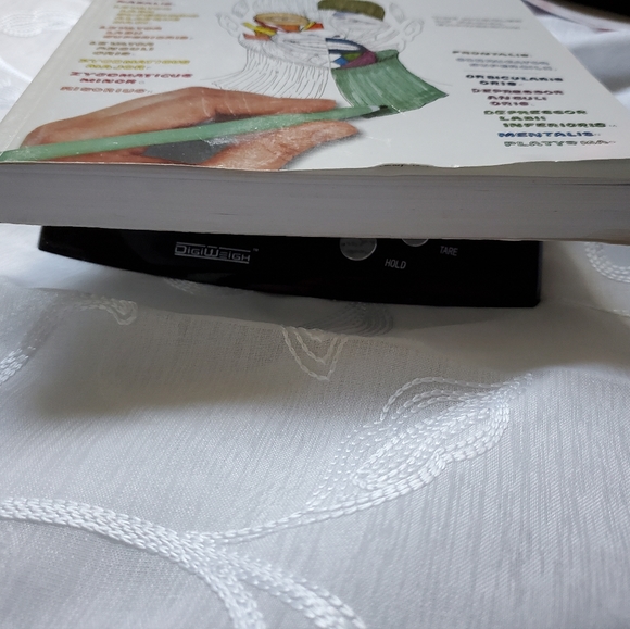 Free w/another purchase. The Anatomy Coloring Book. - Picture 2 of 4